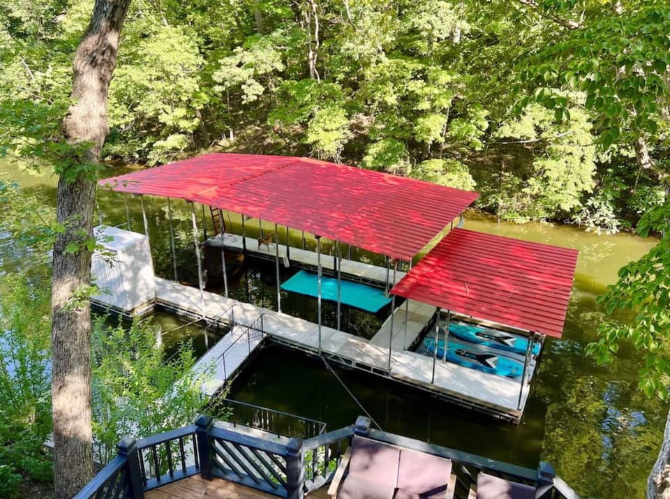 36’ deep x 14’ wide 
15’ high roof
Water depth 16’