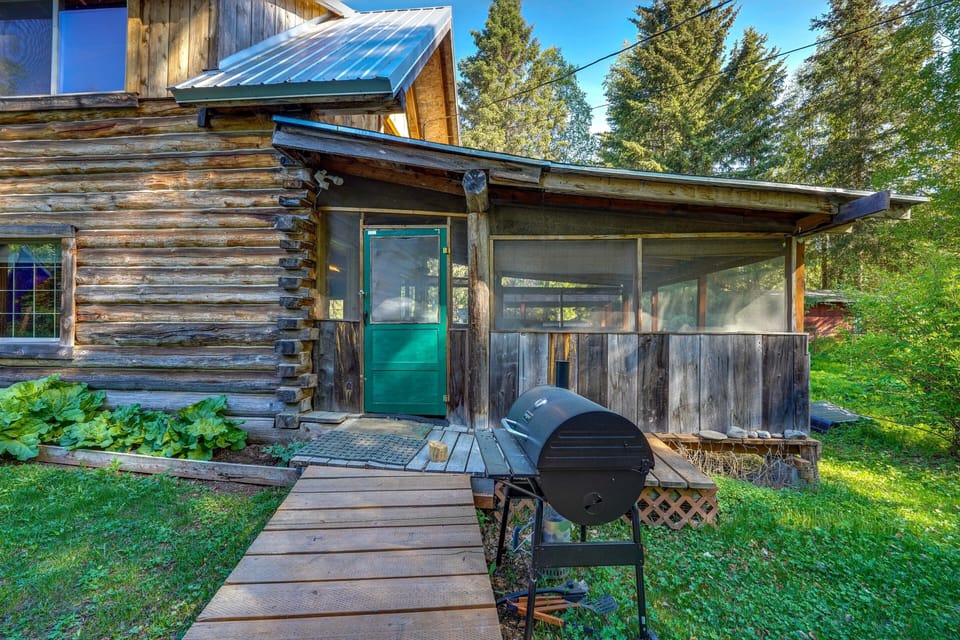 Cabin Exterior | Charcoal Grill