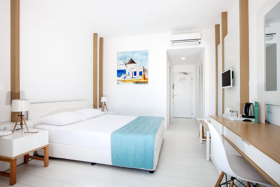 Minibar, in-room safe, blackout drapes, soundproofing