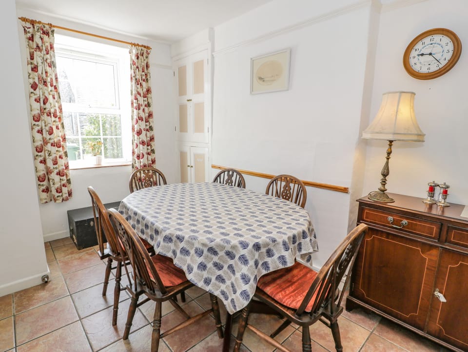 Cottage | Private kitchen | Fridge, microwave, dishwasher, electric kettle
