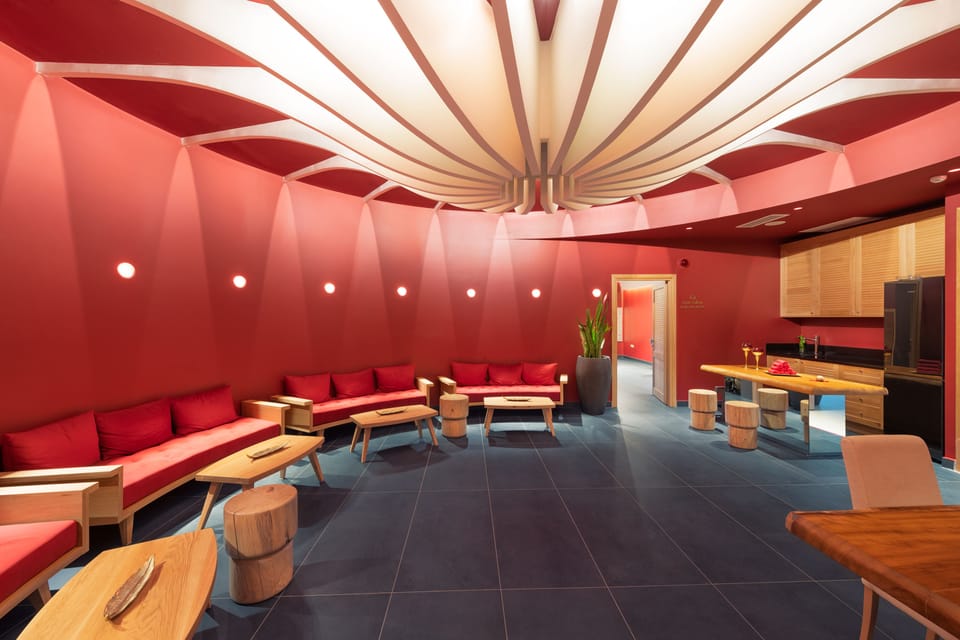 Sauna, Turkish bath, body treatments, aromatherapy, hot stone massages