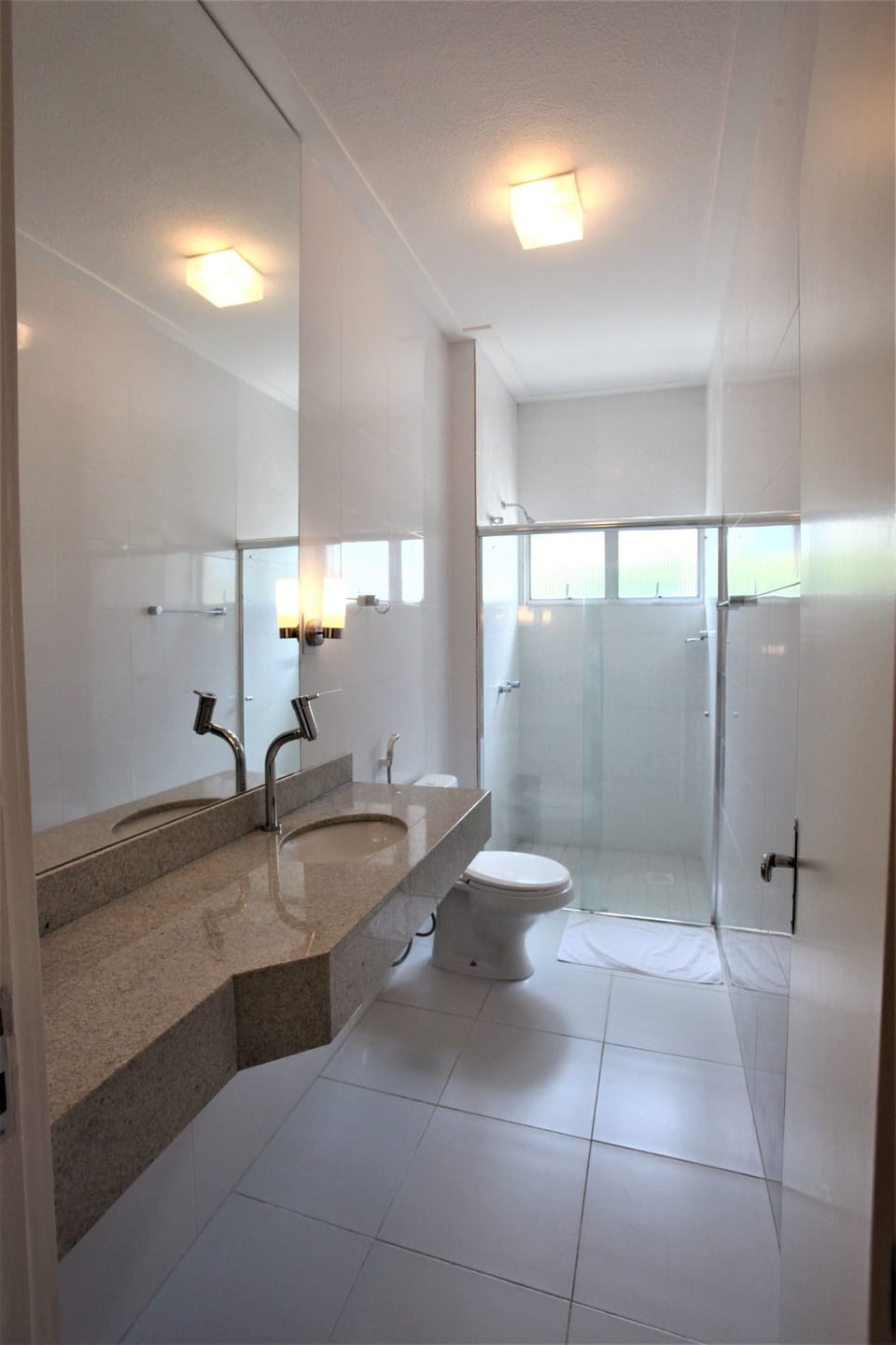 Double Room Single Use, 1 King Bed | Bathroom | Shower, hair dryer (on request), towels