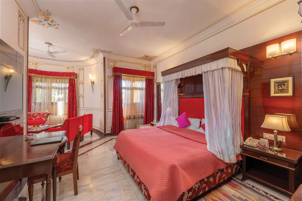 Junior Suite | Premium bedding, minibar, in-room safe, WiFi (free)