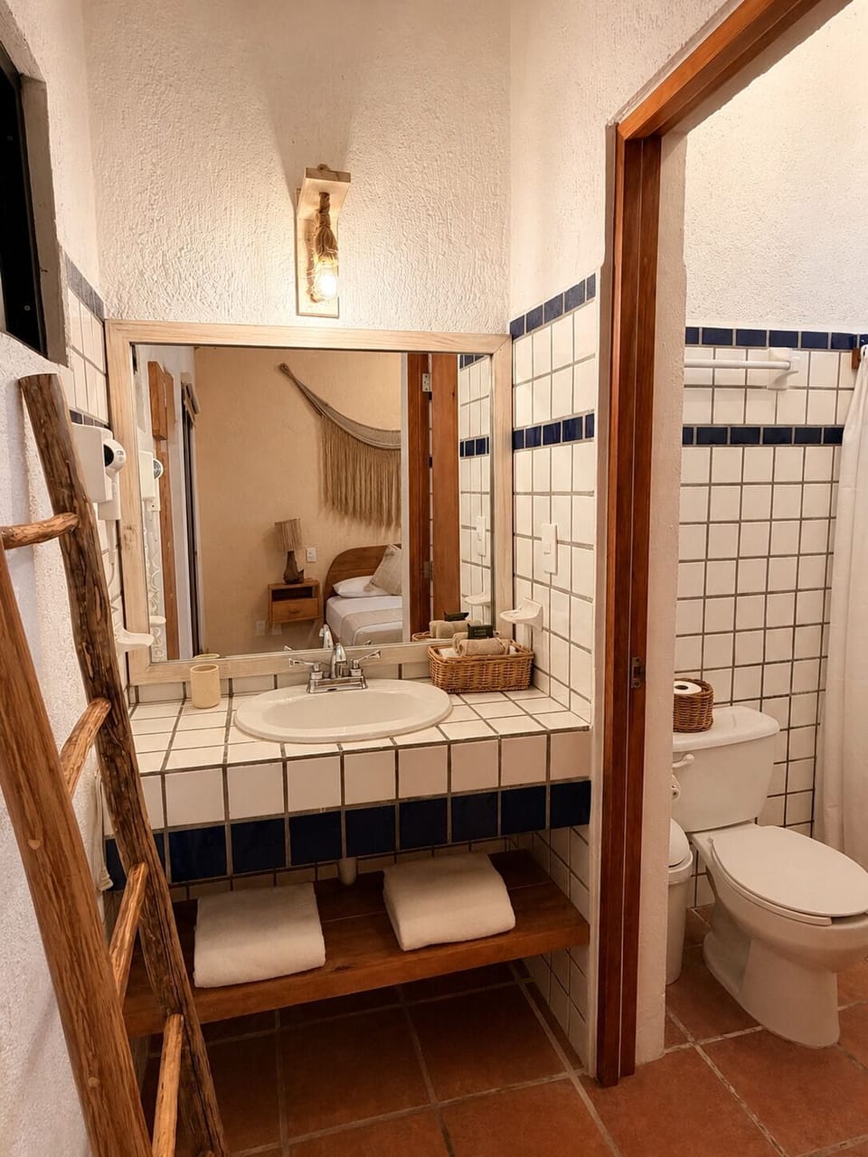Standard Cabin, 1 Double Bed | Bathroom | Shower, free toiletries, hair dryer, towels
