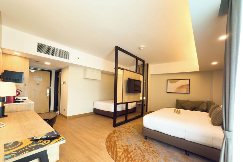 Family Room | Bathroom | Free toiletries, hair dryer, slippers, bidet