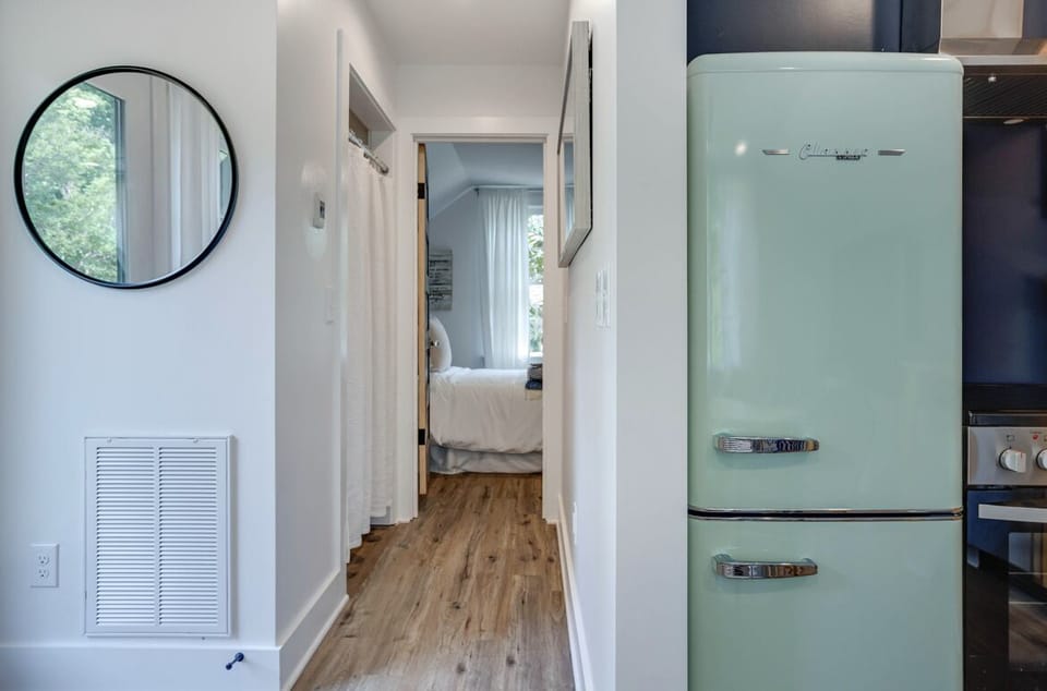 Hallway with washer and dryer 