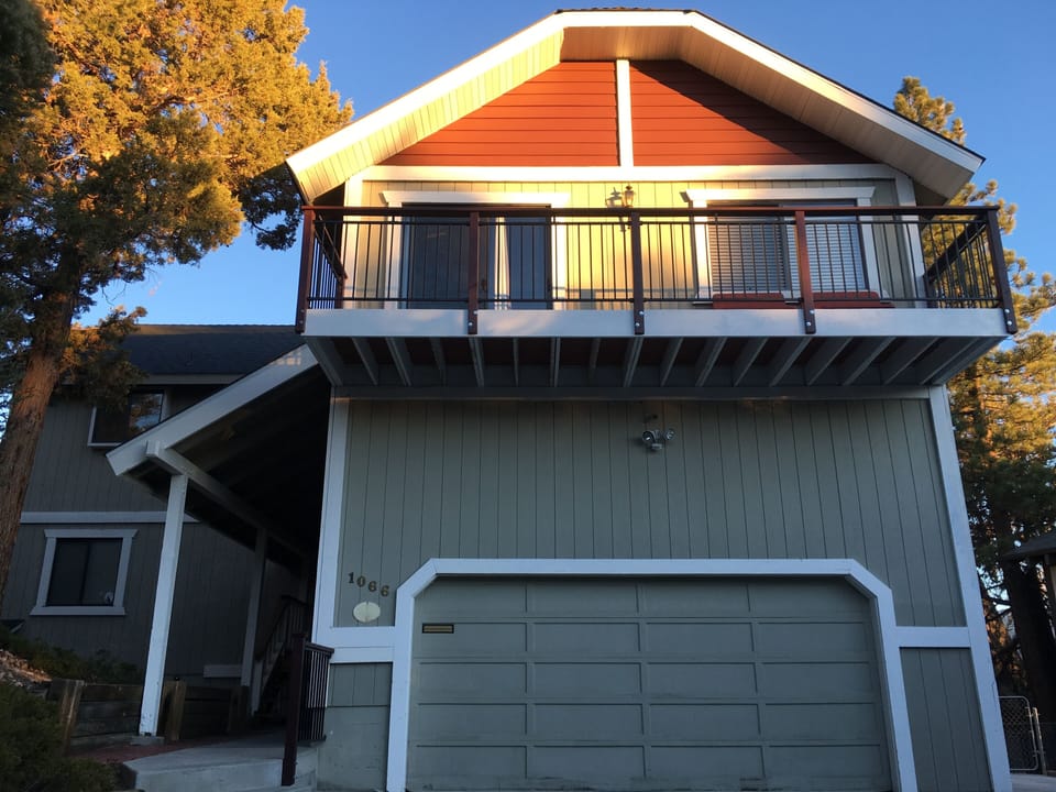 The front of the house. The game room is above the garage w/great mountain views