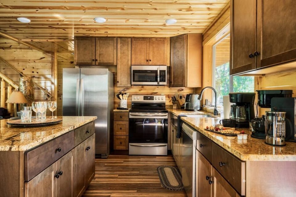 Chef’s kitchen with everything you need to whip up amazing meals.