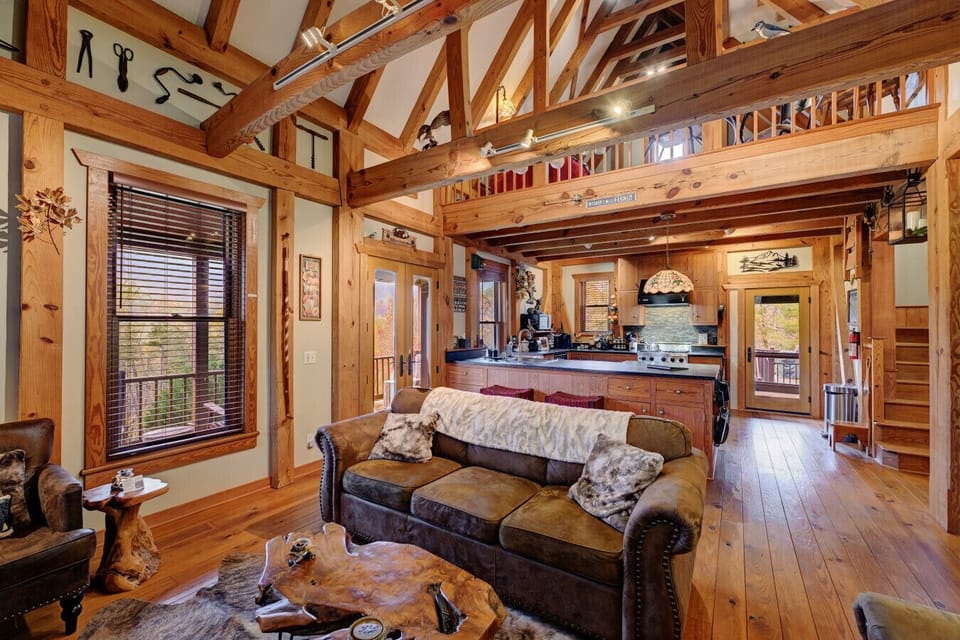 Living room to Kitchen