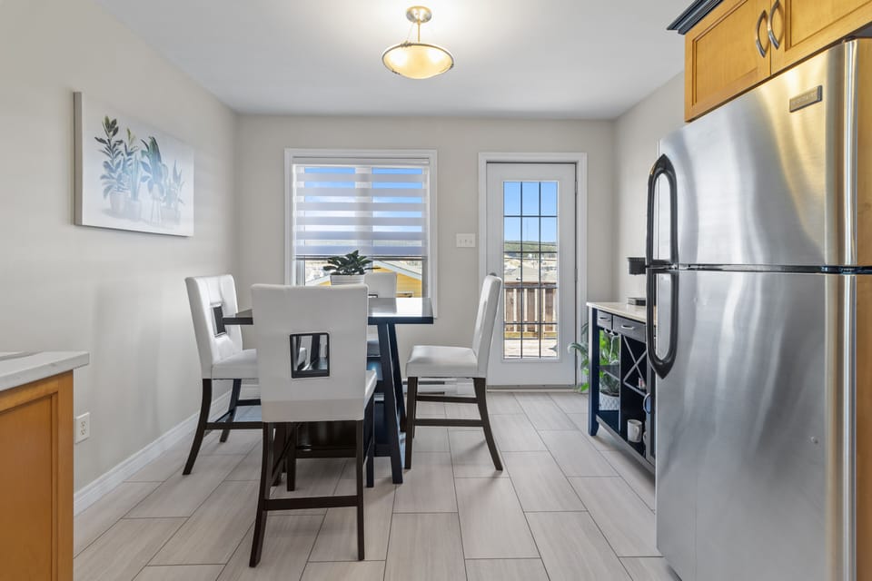 *WOW!!* Executive cozy home with 3 beds, work station & gym House in St Johns