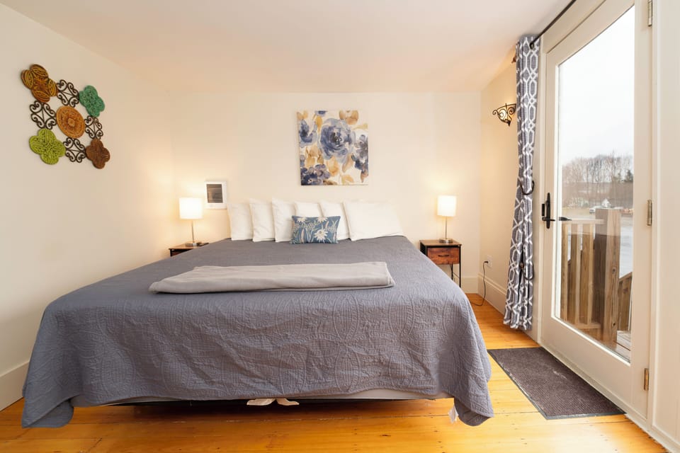Unit 21 (Second Floor) | Iron/ironing board, WiFi (free), individually furnished, bed sheets