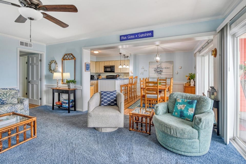 Compass Rose 22
Living Area