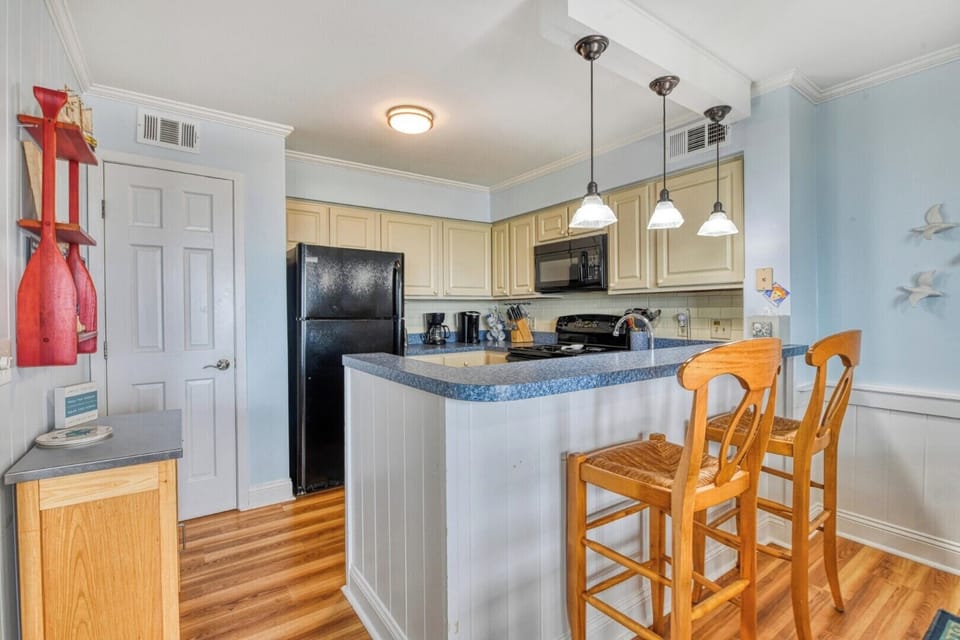 Compass Rose 22
Kitchen