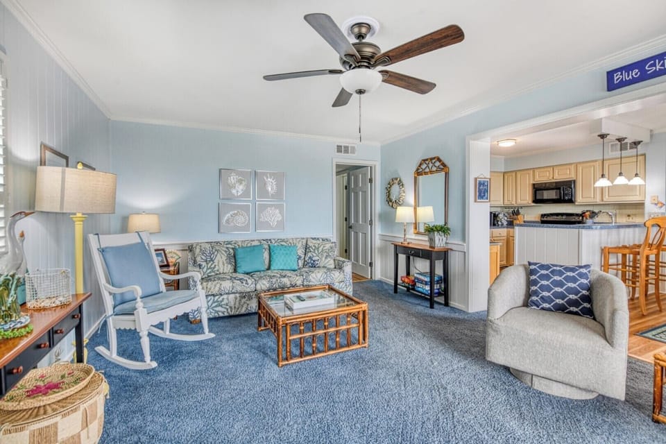 Compass Rose 22
Living Area