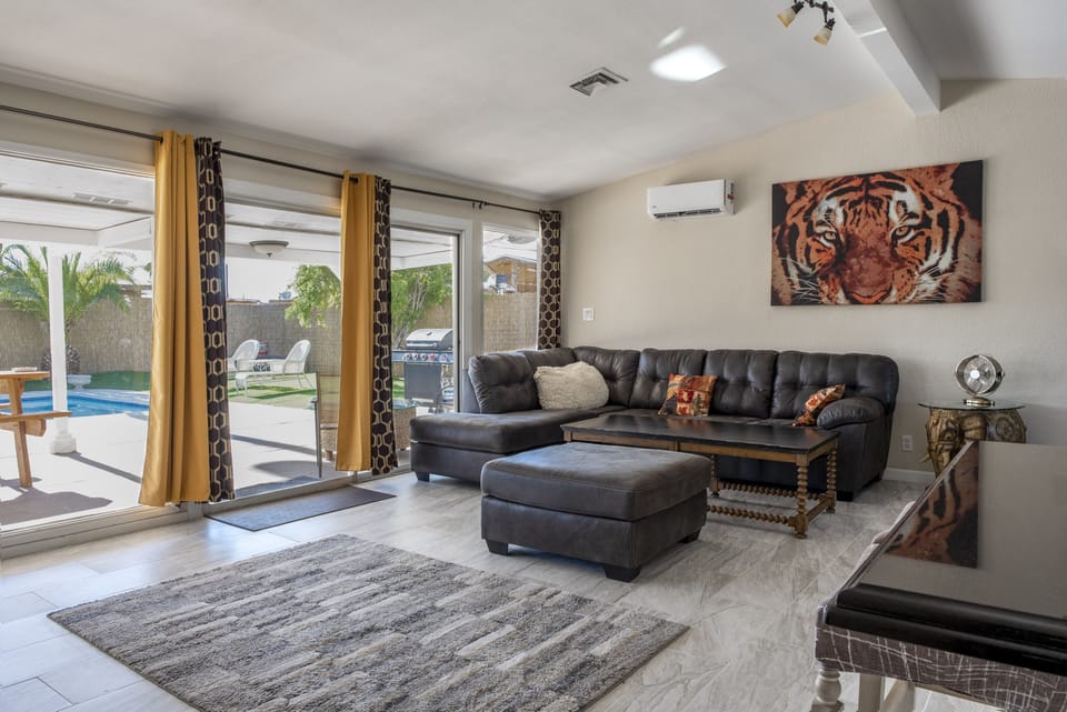 Living room. Smart TV.