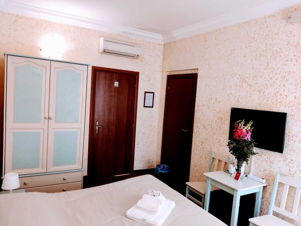 Double or Twin Room | In-room safe, rollaway beds, free WiFi, bed sheets