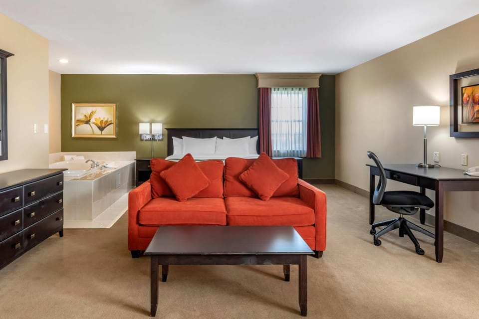 Iron/ironing board, WiFi (free), bed sheets