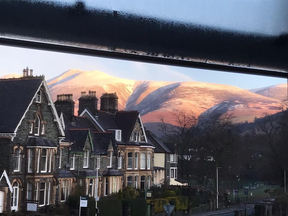 The self catering apartment in Keswick has stunning views across to Skiddaw