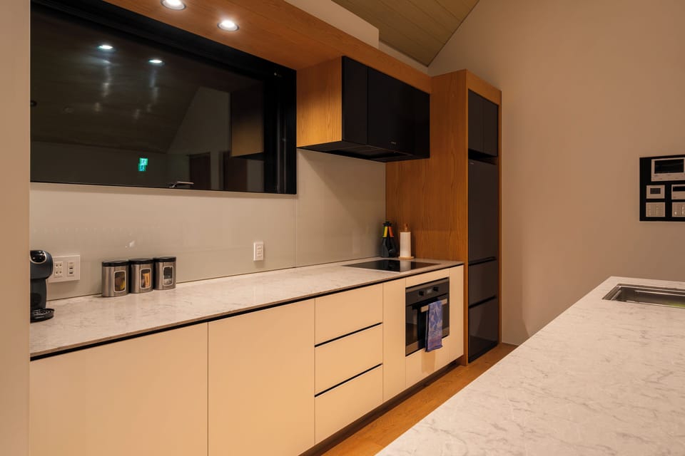 Luxury Chalet, 3 Bedrooms, Ensuite, Mountain View | Private kitchen | Full-size fridge, microwave, oven, stovetop