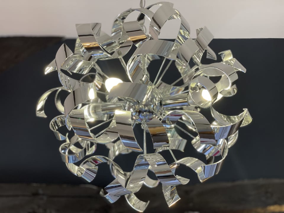 The property is furnished in a modern style