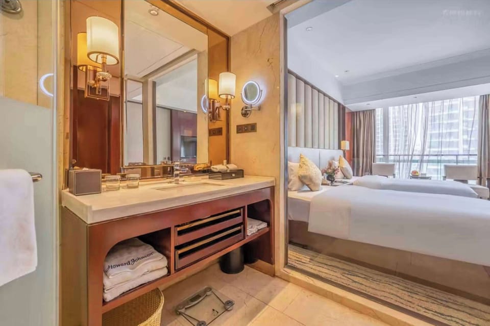 Room, 2 Twin Beds, Non Smoking | Bathroom | Towels