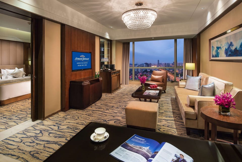 Superior Suite, 1 King Bed, Non Smoking | Minibar, in-room safe, desk, soundproofing