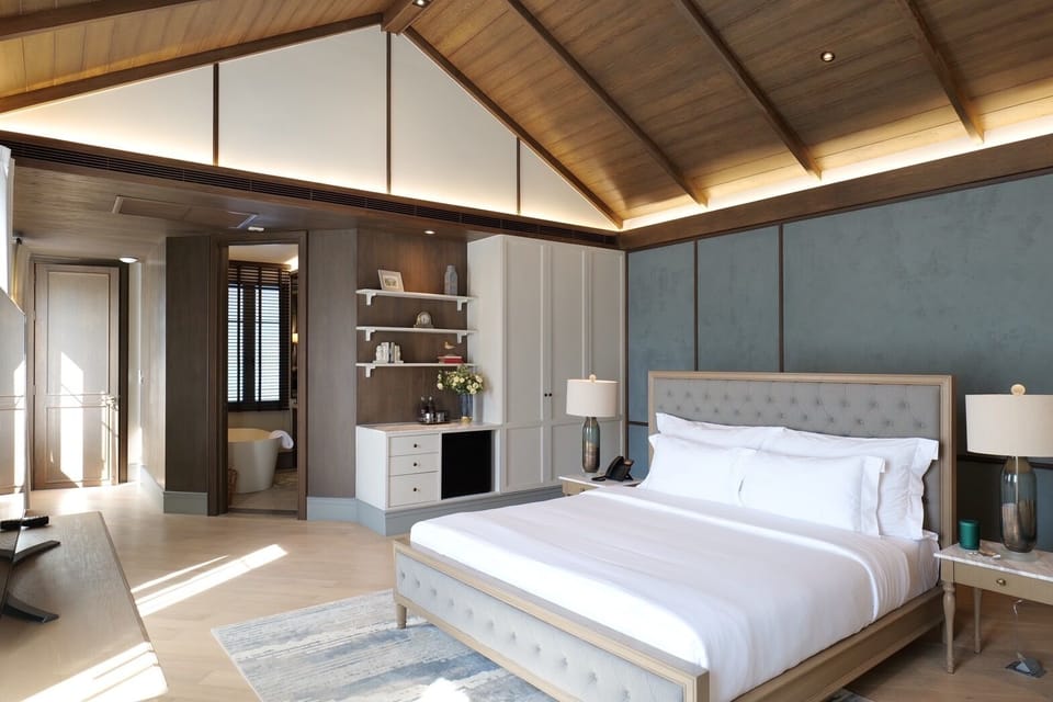 Courtyard | Premium bedding, free minibar, in-room safe, desk