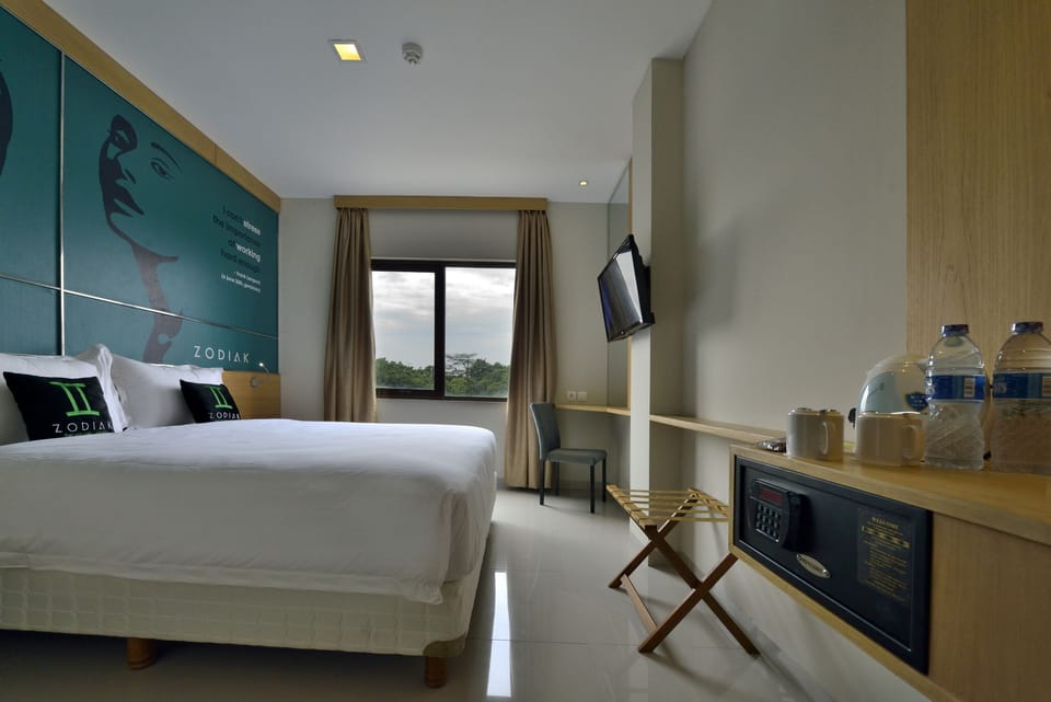 In-room safe, desk, free WiFi, bed sheets