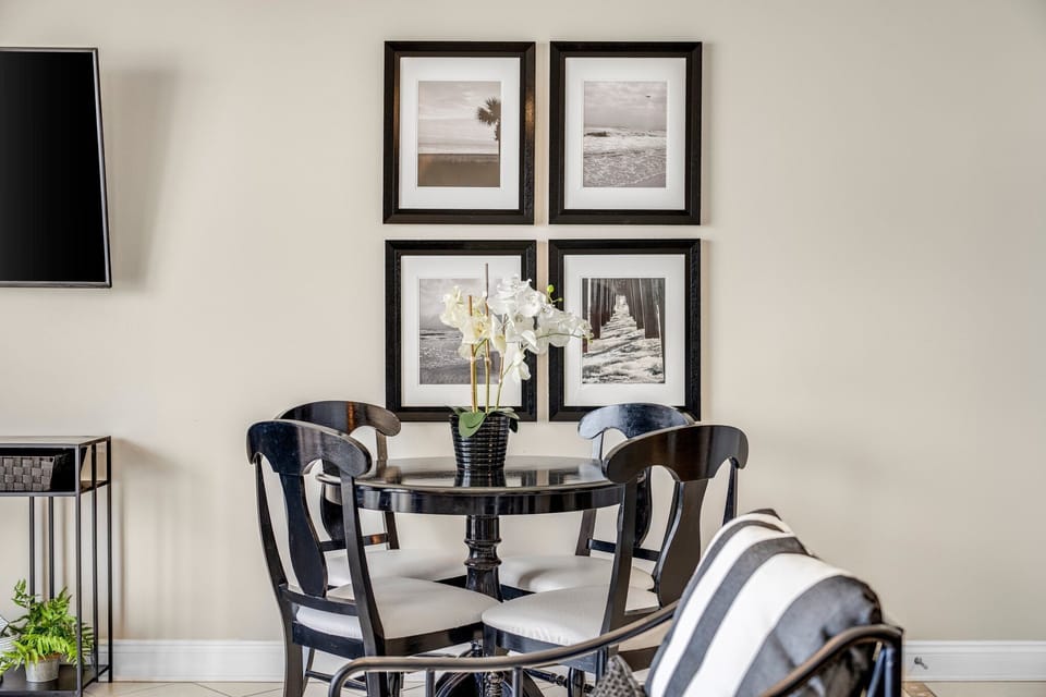 Room for four to dine