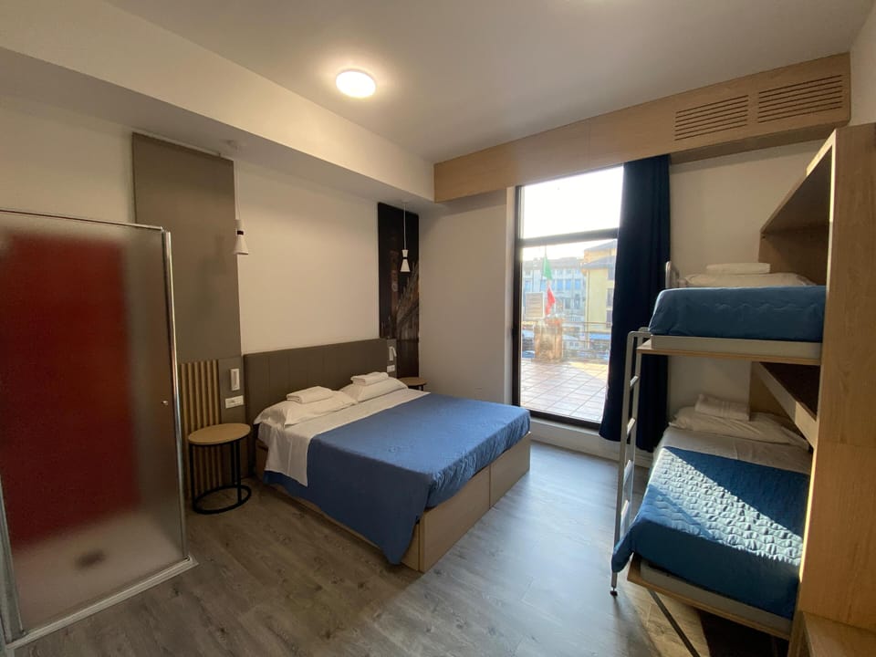 Standard Quadruple Room | Free WiFi, bed sheets