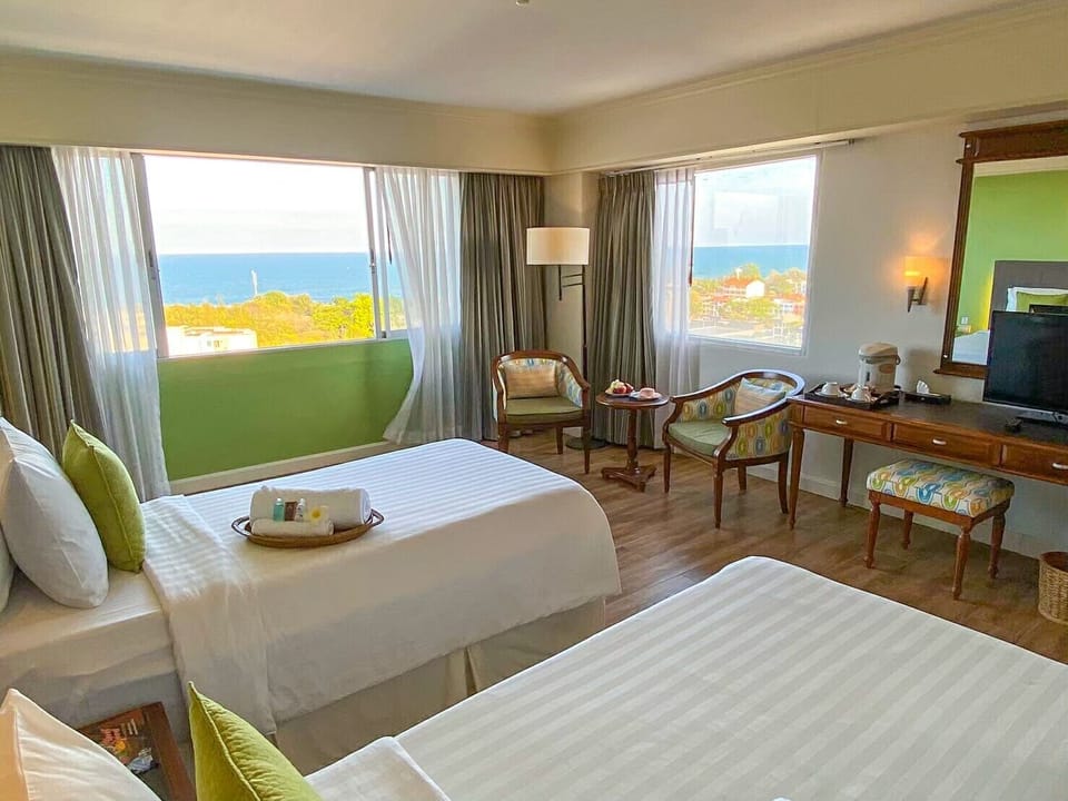 Deluxe Room | Blackout drapes, rollaway beds, free WiFi, bed sheets