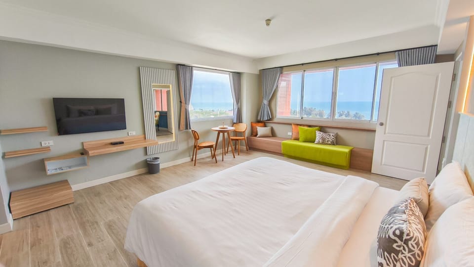 Executive Suite, 2 Bedrooms | Blackout drapes, rollaway beds, free WiFi, bed sheets