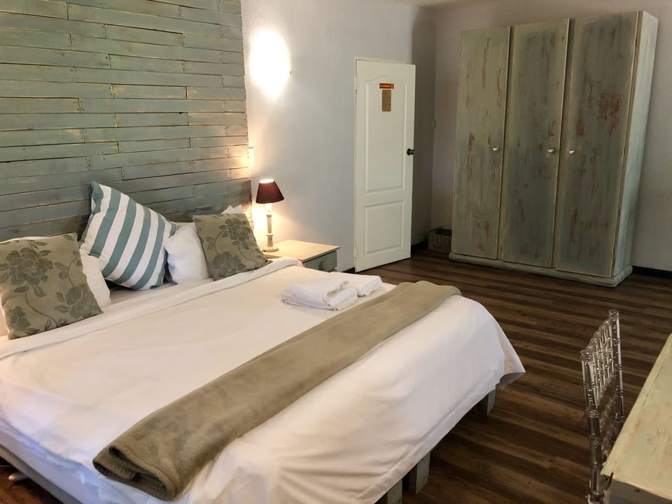 Comfort Double Room | Desk, free WiFi, bed sheets