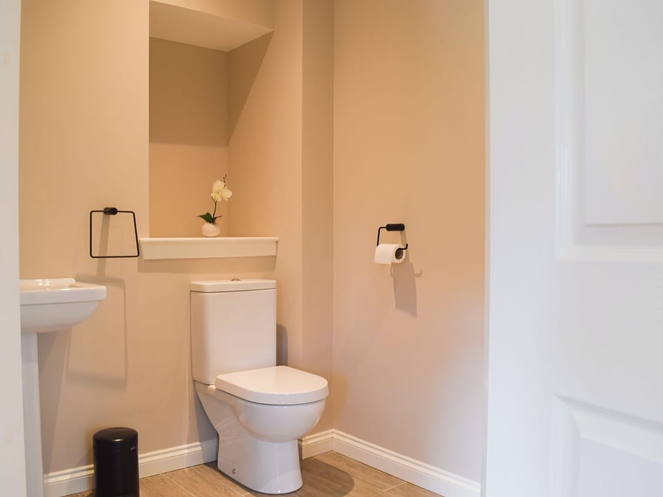 Shower room | Fascadail - Inchrie Holiday Cottages, Aberfoyle