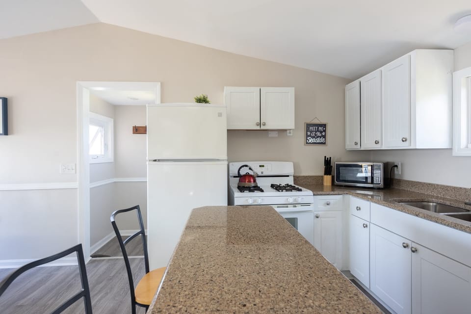 Kitchen with all of the essentials