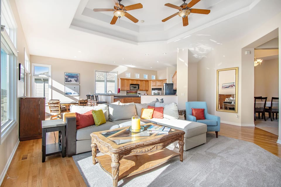Upstairs Living Room 