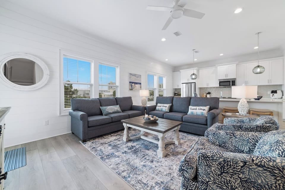 Gorgeous living room with ample seating for all guests. 
