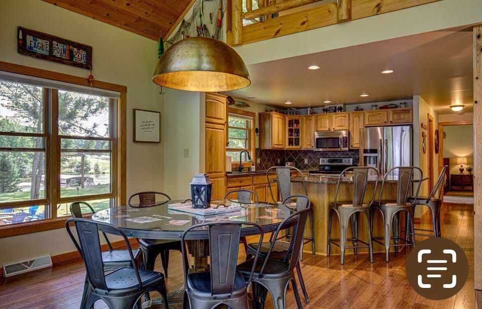 Open concept dining off kitchen and great room