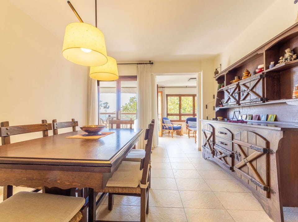 Table, Furniture, Chair, Wood, Lighting, Interior Design, Architecture, Floor, Wall, Flooring
