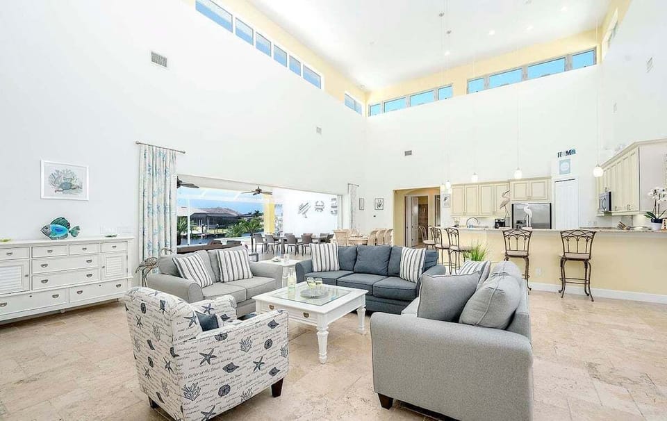 Villa Caya Bonita has an open Floor Plan