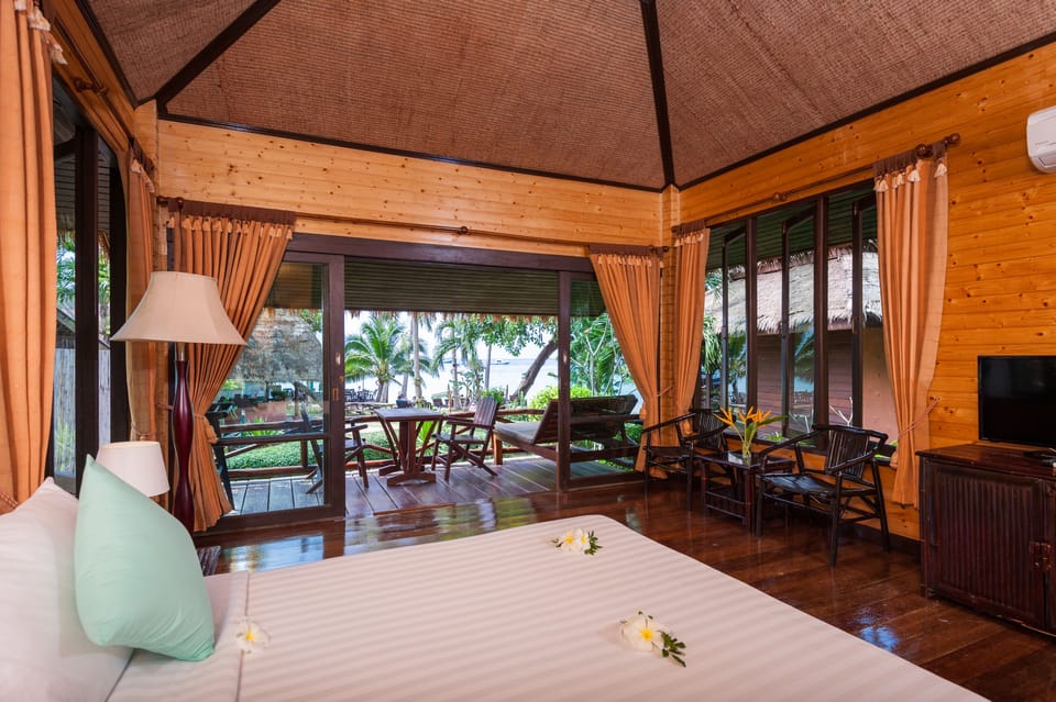Deluxe Bungalow, Sea View | In-room safe, free WiFi, bed sheets