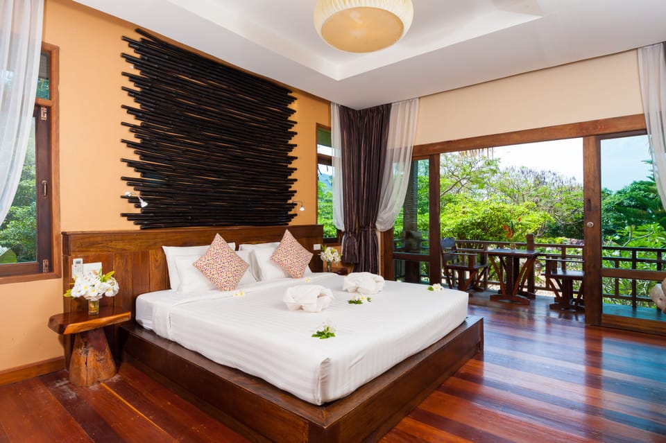 Superior Room | In-room safe, free WiFi, bed sheets
