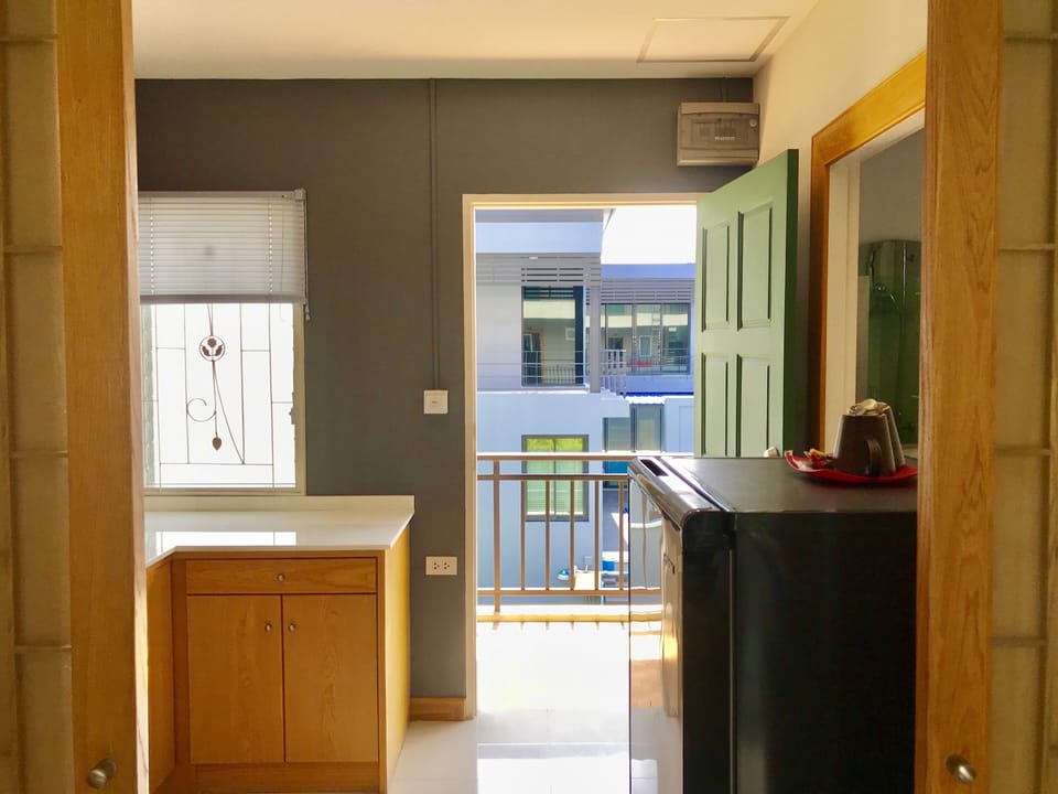 Deluxe Double Bed | Private kitchen | Fridge, microwave