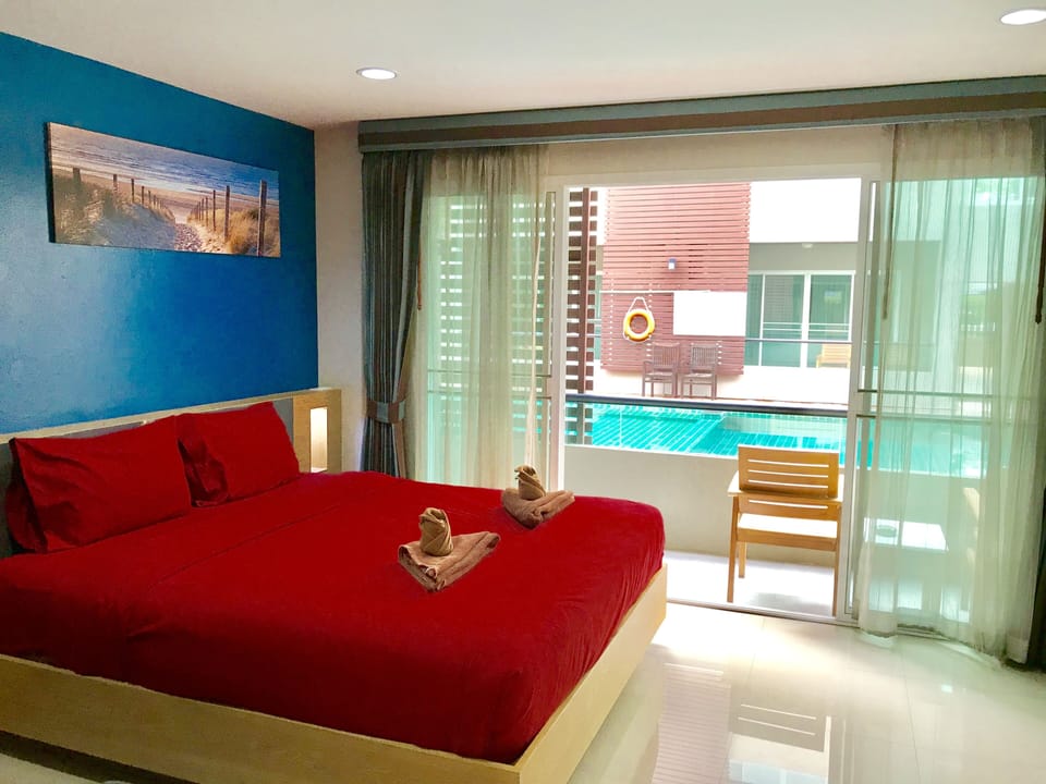 Deluxe Double Bed | In-room safe, free WiFi