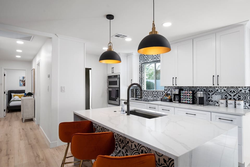 Stainless steel appliances with microwave and oven for the chef!