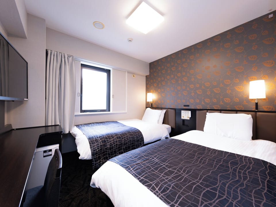 Premium bedding, down comforters, individually decorated, desk