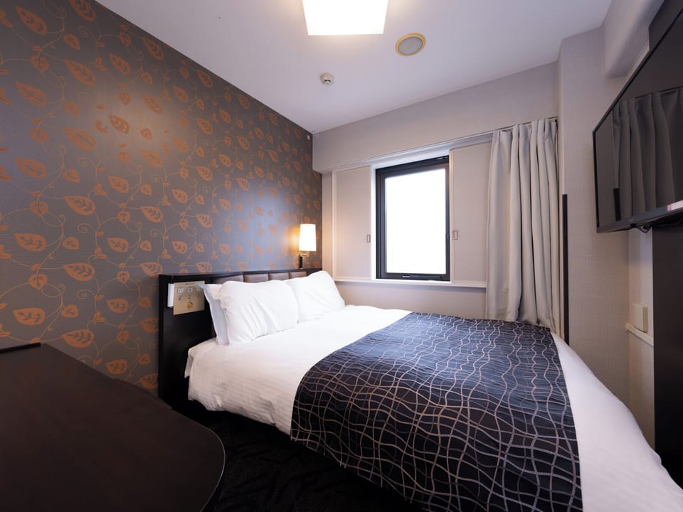 Premium bedding, down comforters, individually decorated, desk