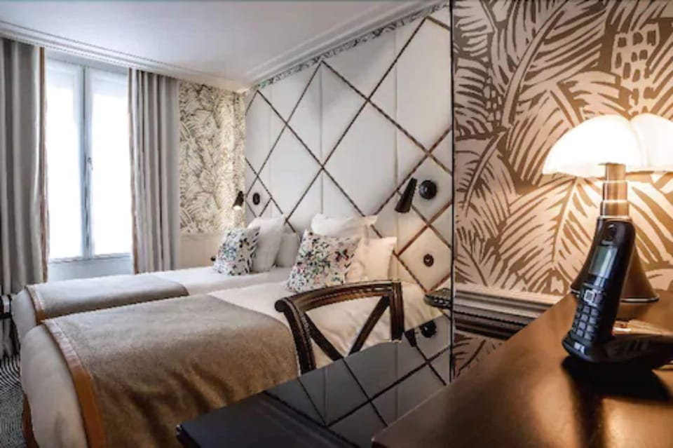 Classic Twin Room | Pillowtop beds, in-room safe, desk, blackout drapes
