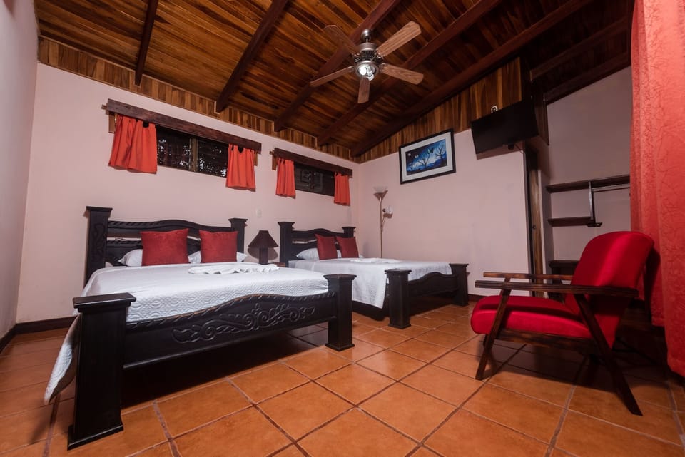 Standard Quadruple Room | Soundproofing, free WiFi, bed sheets