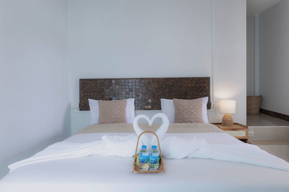 Superior Room, Sea front | Individually decorated, desk, laptop workspace, free WiFi